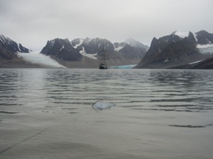 Microphones drilled into icebergs